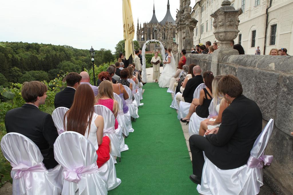 Vila U Varhanare Kutna Hora Bagian luar foto