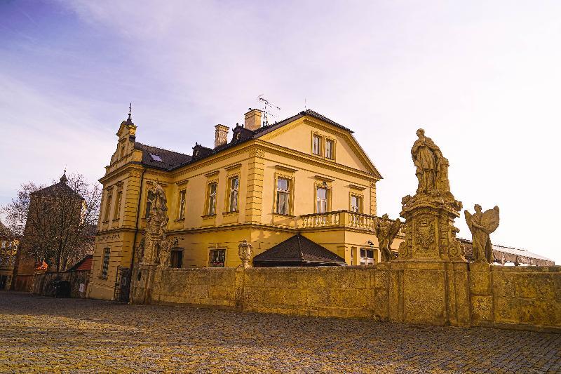 Vila U Varhanare Kutna Hora Bagian luar foto
